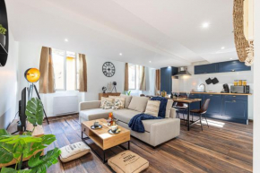 Spacious 2 Bdr Old Town Heart